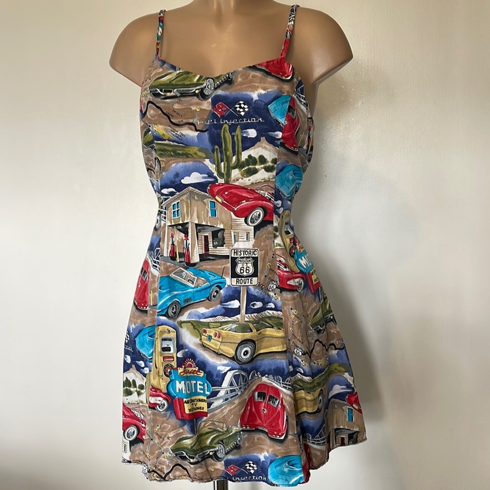 PARADISE FOUND Lovely Printed, Womens DRESS size MEDIUM
